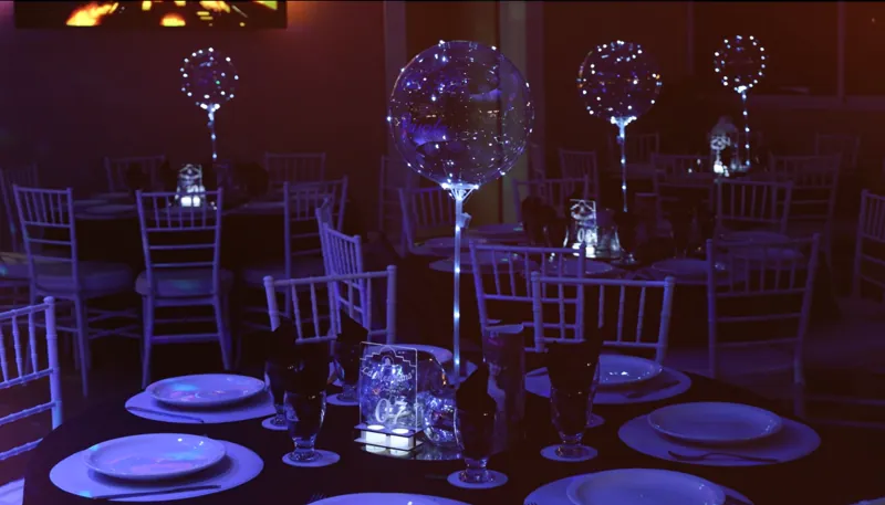 Mesas con globos LED